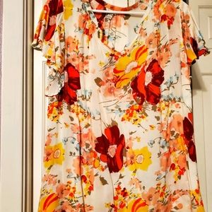 Super soft & cool 😎 summer floral blouse